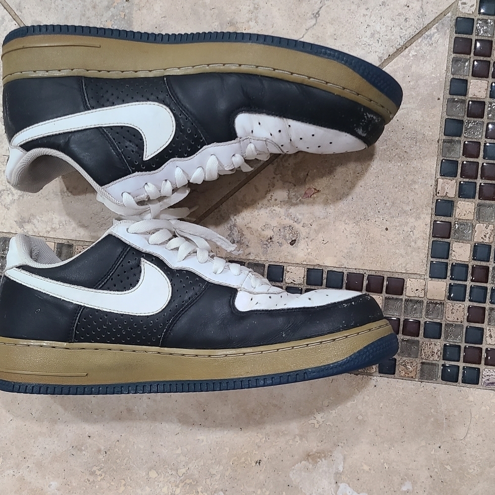 Air Force 1 Retro  Leather Nike Men's Black and White Sneakers